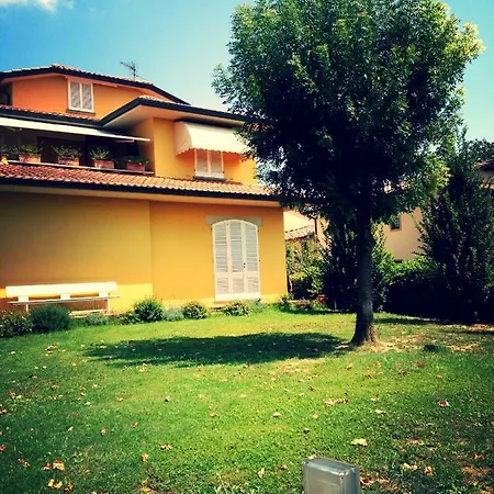 Shared In Tuscany With Garden On The River Villa