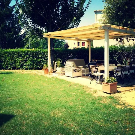 Villa Shared In Tuscany With Garden On The River Limite
